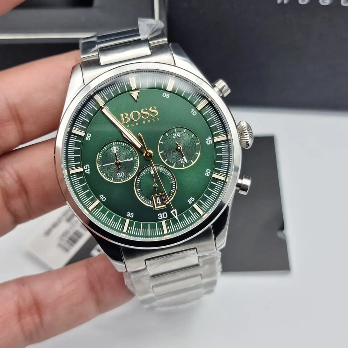 1513868-hugo-boss-watch-men-green-dial-metal-stainless-steel-silver-strap-quartz-battery-analog-chronograph-pioneer_8
